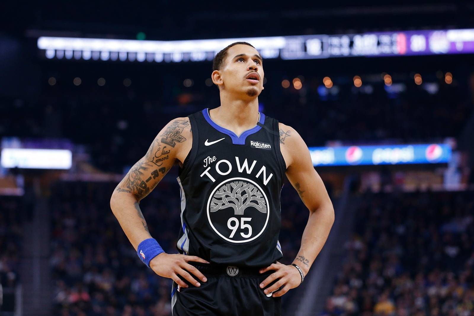 展现出强烈 展现出强烈